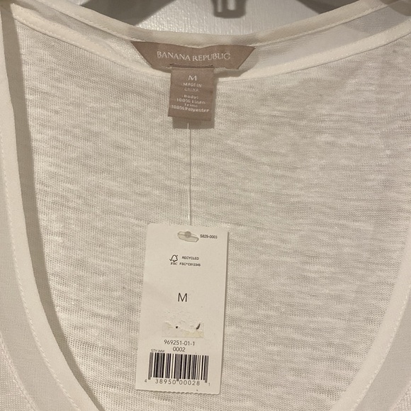 Banana Bundle - Three NWT Sleeveless Blouses, Size M - Picture 5 of 7